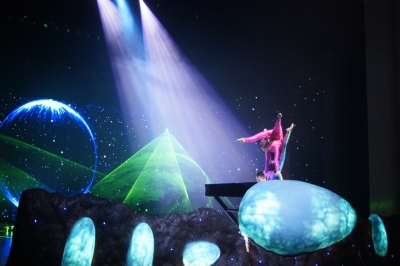 堅基地產(chǎn)丨夢幻桃劇秀 幸福客家人 ——“《桃花水母》大型夢幻舞臺秀”專場拓客活動圓滿